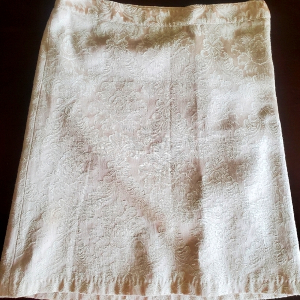 Arden B Damask Cream Pencil Skirt
